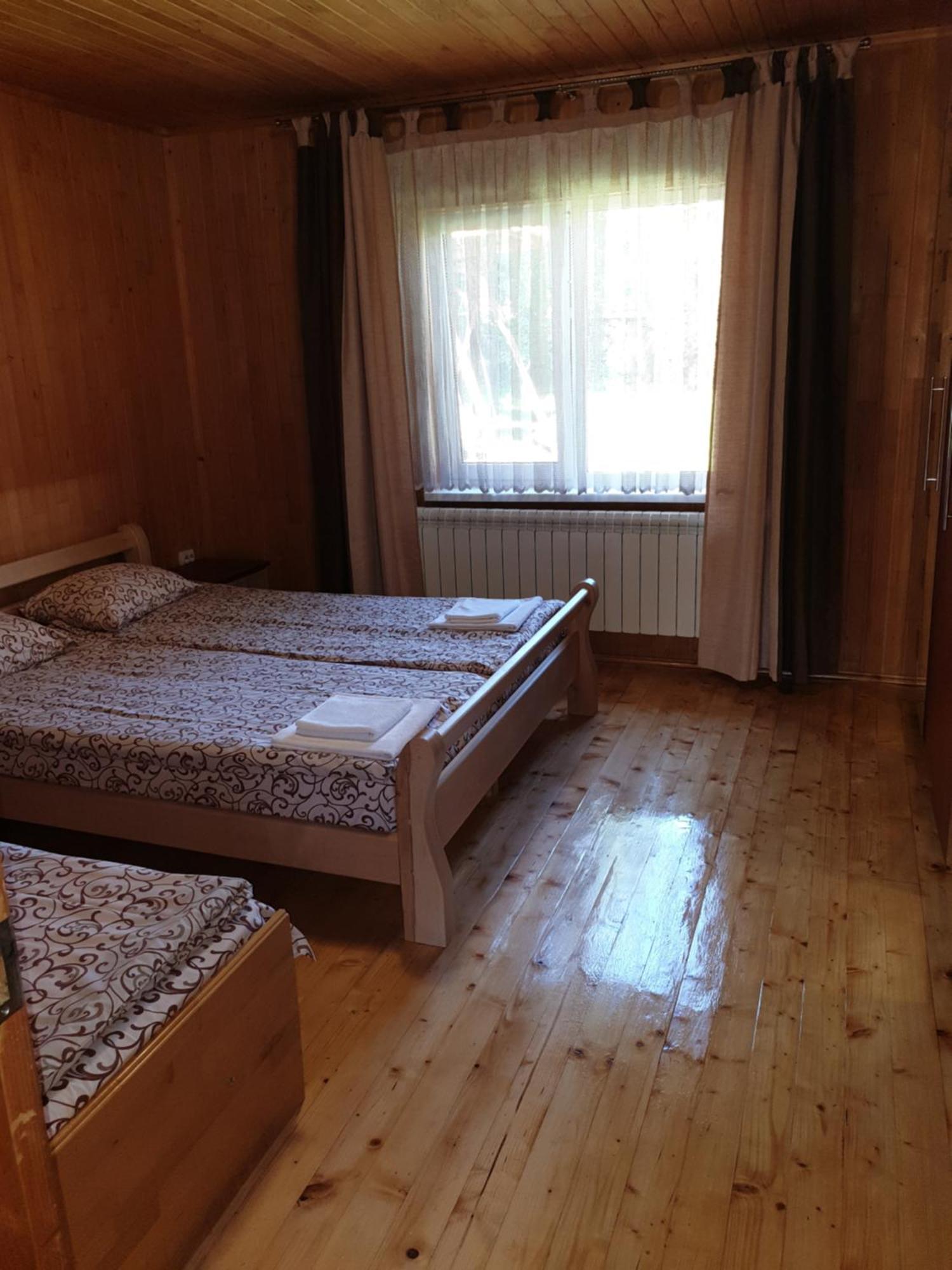 Зачаровані Карпати, Воловець 외부 사진